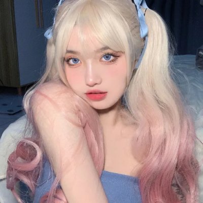 公寓里的两个女人